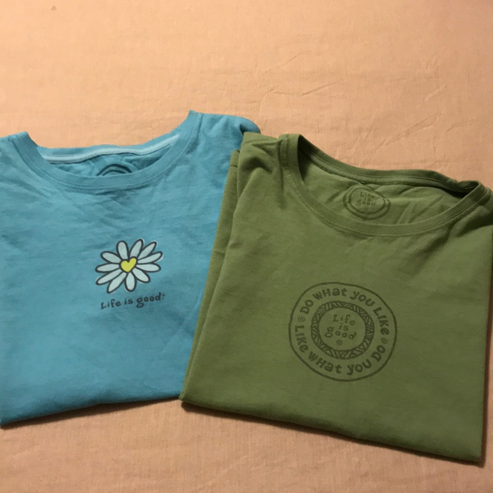 ❌SOLD❌Lot of 2 Life is Good T shirts